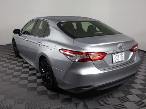 Used 2018 Toyota Camry LE FWD image 6