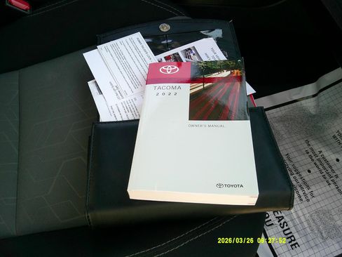 Used 2022 Toyota Tacoma TRD Off-Road image 20