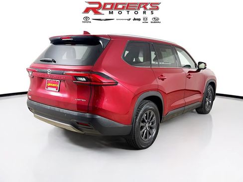 Used 2024 Toyota Grand Highlander AWD image 13