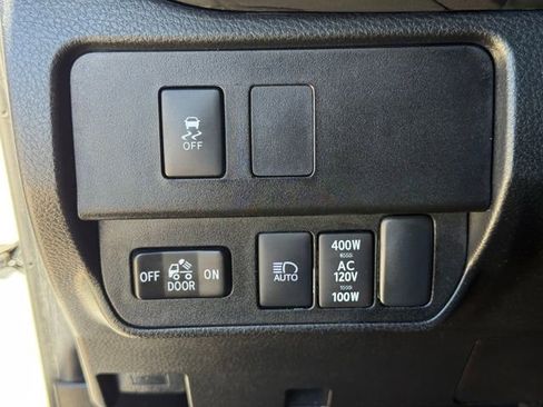 Used 2023 Toyota Tacoma TRD Off-Road w/ Technology Package AWD/4WD image 25