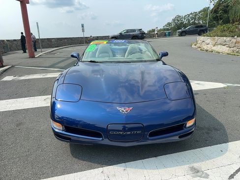 Used 2004 Chevrolet Corvette Convertible w/ Preferred Equipment Group RWD image 3