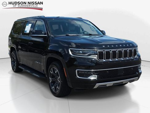 Used 2023 Jeep Wagoneer L Series III RWD image 1