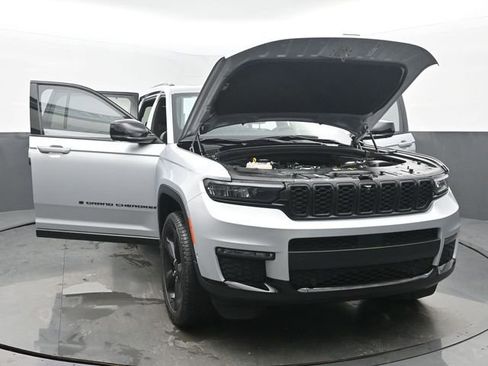 Used 2024 Jeep Grand Cherokee L Limited w/ Luxury Tech Group II image 56