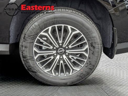 New 2026 Nissan Armada SL w/ Captain's Chari Seat Package image 9