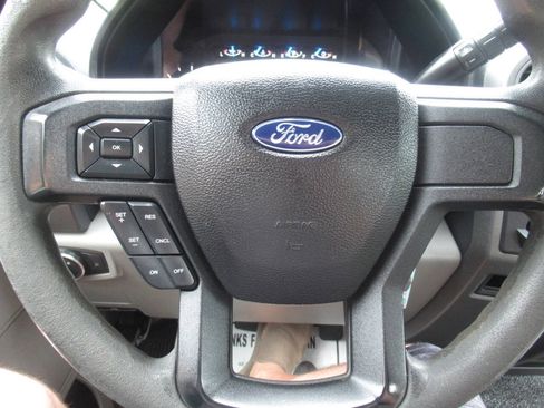 Used 2017 Ford F550 2WD Regular Cab Super Duty image 22