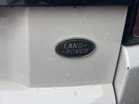 Used 2018 Land Rover Range Rover Evoque SE Premium image 23