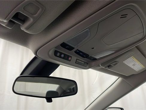 Used 2015 Chevrolet Impala LT image 21