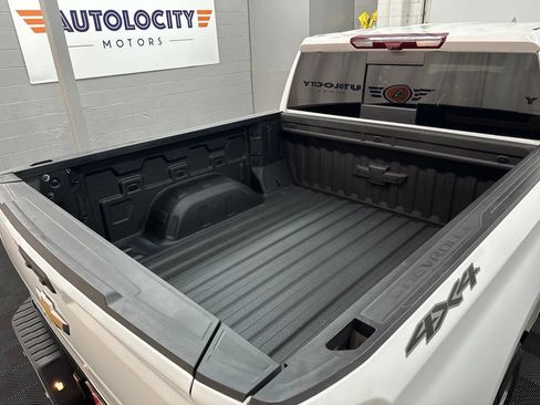Used 2025 Chevrolet Silverado 1500 LTZ w/ LTZ Premium Package AWD/4WD image 11
