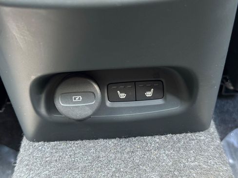 Used 2021 Volvo XC40 P8 Recharge w/ Advanced Package AWD/4WD image 33