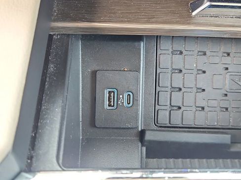 Used 2023 Ford Expedition Max Limited image 25