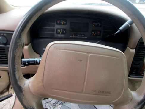 Used 1994 Chevrolet Caprice Classic LS image 12