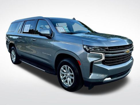 Used 2023 Chevrolet Suburban LT image 3