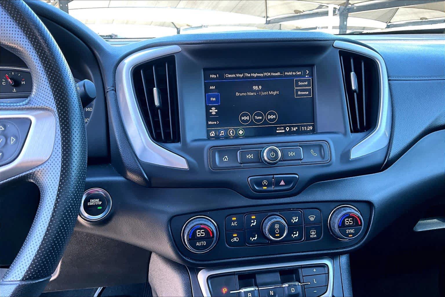 Used 2022 GMC Terrain SLE w/ Driver Convenience Package FWD image 18