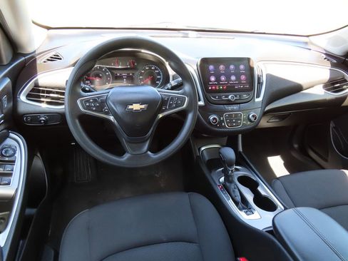 Used 2024 Chevrolet Malibu LT FWD image 4