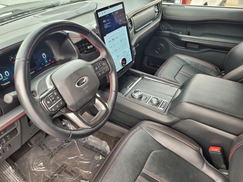 Used 2022 Ford Expedition Max Limited image 19