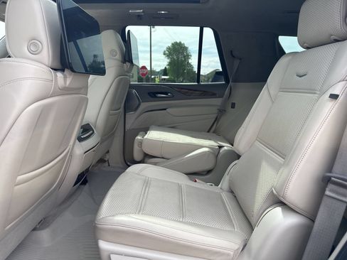 Used 2022 Cadillac Escalade Sport Platinum w/ LPO, Floor Liner Package AWD/4WD image 25