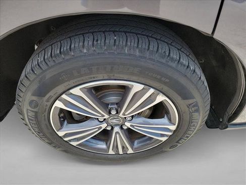 Used 2017 Acura MDX FWD image 11