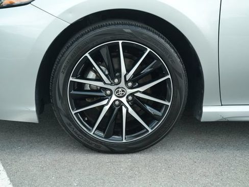 Used 2023 Toyota Camry SE FWD image 11
