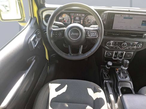 Used 2024 Jeep Wrangler Unlimited Sport AWD/4WD image 20
