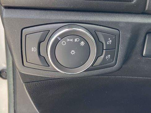 Used 2018 Ford Fusion SE w/ Equipment Group 201A FWD image 18