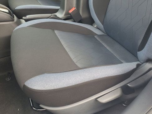 New 2025 Nissan Versa SV w/ Trunk Package FWD image 23