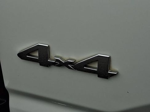 Used 2019 Toyota Tacoma SR5 AWD/4WD image 23