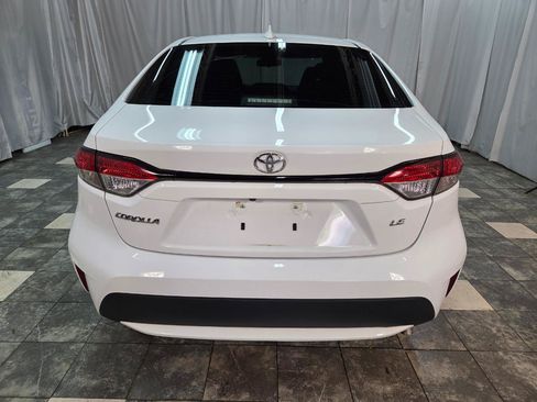 Used 2021 Toyota Corolla LE FWD image 4