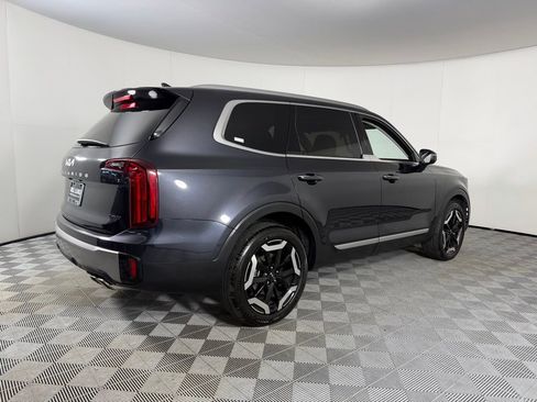 Used 2025 Kia Telluride S image 4