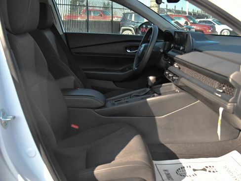 Used 2023 Honda Accord EX image 41