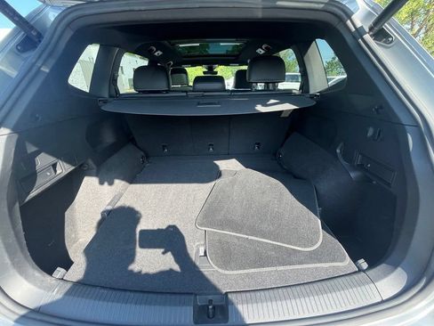 Used 2022 Volkswagen Tiguan SEL R-Line AWD/4WD image 28