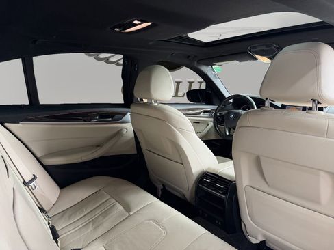 Used 2020 BMW 530i w/ Convenience Package RWD image 26