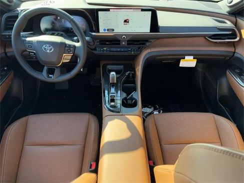 New 2025 Toyota Crown Signia image 7