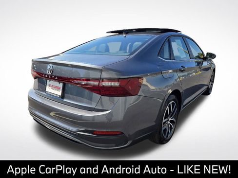 Used 2025 Volkswagen Jetta SE FWD image 9