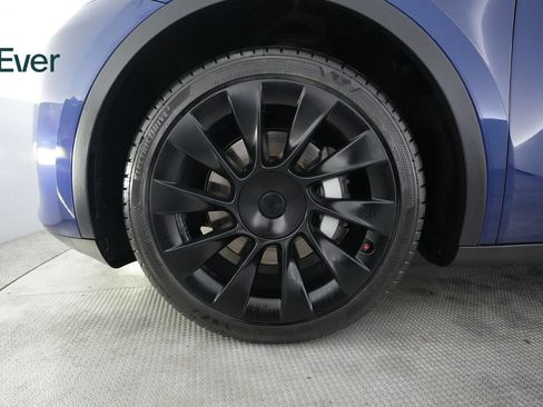 Used 2022 Tesla Model Y Long Range AWD/4WD image 19