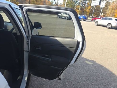 Used 2024 Mitsubishi Outlander Sport LE image 30