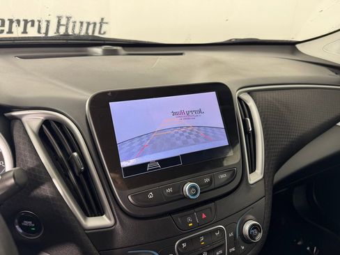 Used 2024 Chevrolet Malibu LT image 19