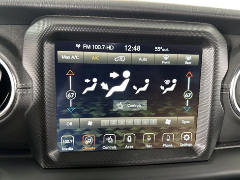 Used 2022 Jeep Wrangler Unlimited Sahara w/ Cold Weather Group image 20