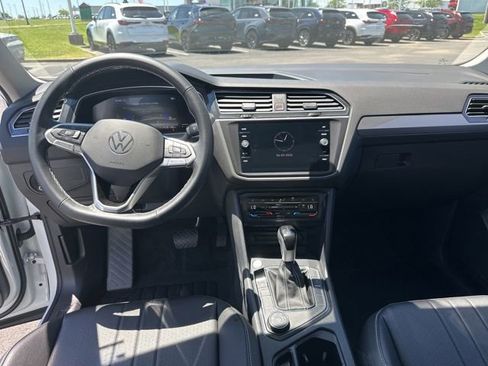 Used 2024 Volkswagen Tiguan SE AWD/4WD image 11
