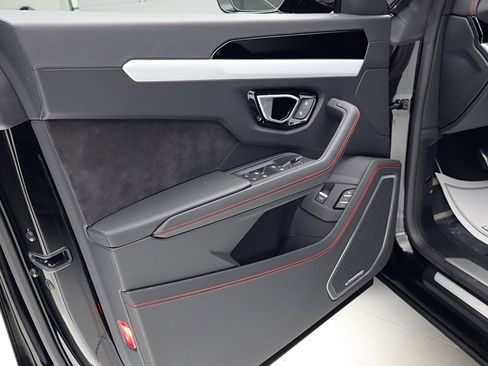 Used 2024 Lamborghini Urus S image 54