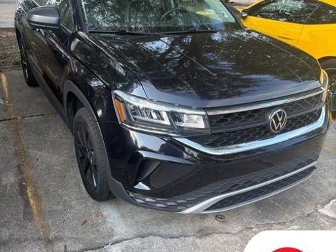 Used 2023 Volkswagen Taos S FWD image 2