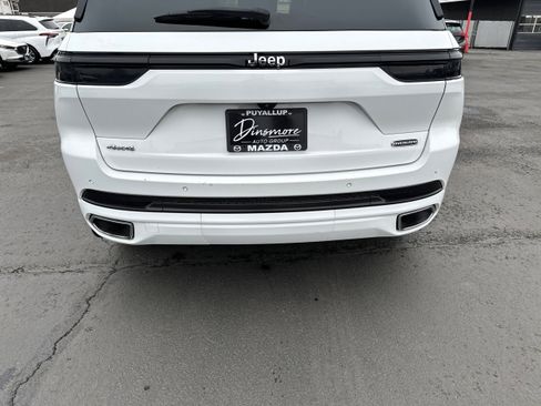 Used 2023 Jeep Grand Cherokee Overland image 26