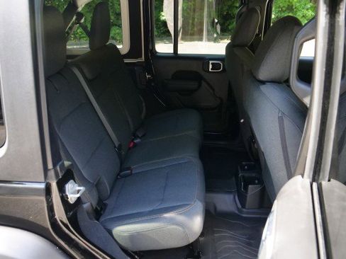 Used 2024 Jeep Wrangler Unlimited Sport w/ Convenience Group AWD/4WD image 23
