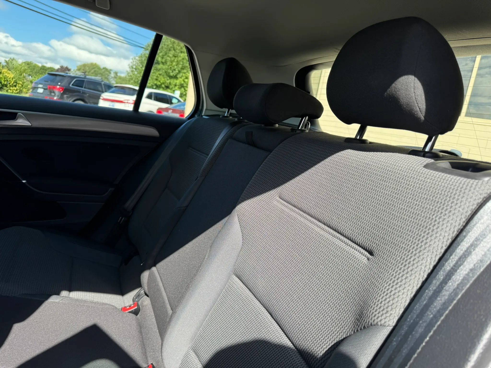 Used 2017 Volkswagen Golf SEL FWD image 34