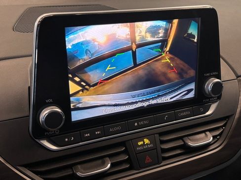 Used 2024 Nissan Altima 2.5 SV image 13