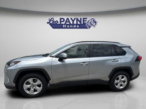Used 2019 Toyota RAV4 XLE FWD image 4