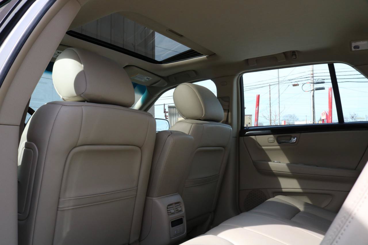 Used 2009 Cadillac DTS w/ Sun And Sound Package FWD image 39