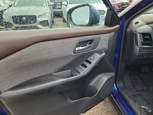 Certified 2023 Nissan Rogue SV FWD image 19