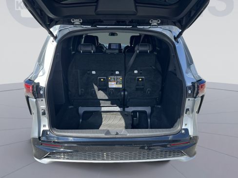 Used 2023 Toyota Sienna XSE w/ XSE Plus Package image 27