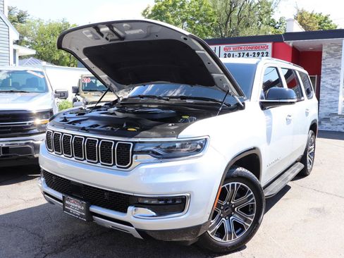 Used 2025 Jeep Wagoneer Series II w/ 8-Passenger Seating Package AWD/4WD image 62
