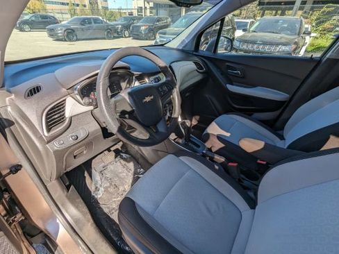 Used 2018 Chevrolet Trax LS FWD image 13